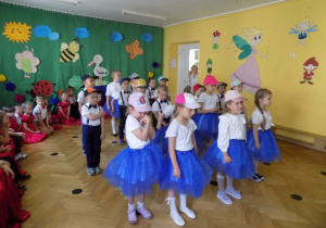 Taniec dzieci z grupy III