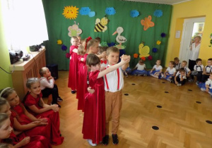 Taniec dzieci z grupy IV