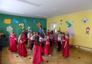 Piosenka na pożegnanie przedzkola w wykonaniu dzieci z grupy IV