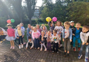 Dzieci skaczą z radości !