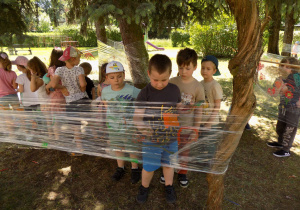 Zabawy w ogrodzie przedszkolnym z okazji Dnia Dziecka