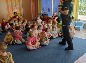 Wizyta policjantów w przedszkolu