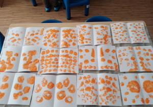 Prace dzieci z grupy I- Pomarańczowe kleksy
