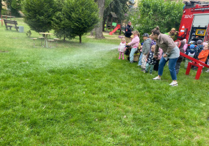 Zabawa ze sprzętem gaśniczym
