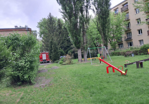 Wjazd wozu strażackiego na teren naszego przedszkola