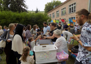 Stoisko z loterią zabawkową