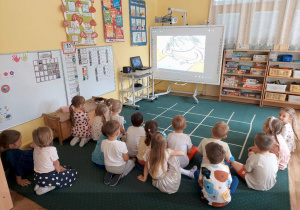 Dzieci poznają historię małej dziewczynki Vashti
