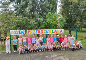 Wspólne zdjęcie przed rozpoczęciem zabaw
