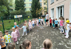 Zabawa integracyjna w kole