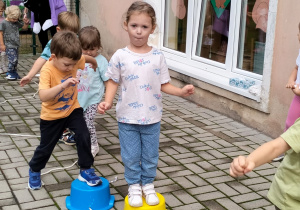 Pokonywanie toru przez dzieci
