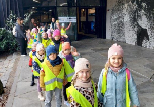 Zdjęcie grupowe przed Orientarium