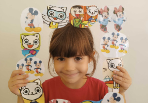 Dzieci z grupy II biorą udział w zabawach z okazji Dnia Postaci z Bajki