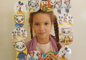 Dzieci z grupy II biorą udział w zabawach z okazji Dnia Postaci z Bajki