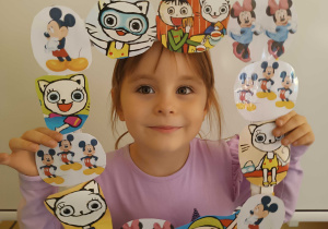 Dzieci z grupy II biorą udział w zabawach z okazji Dnia Postaci z Bajki