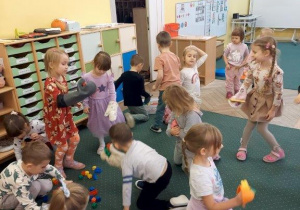 Niedźwiedzie łapy- zabawa zręcznościowa