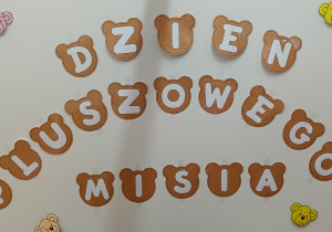 Napis Dzień Pluszowego Misia