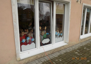 Dzieci z przedszkola miejskiego nr 73 czekają na Mikołaja