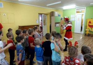 Zabawy ruchowe do piosenek świątecznych