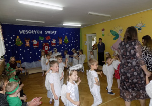 Parada dzieci z gr. 2