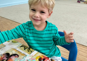 Dzieci dekorują pierniki