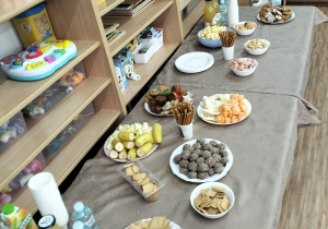 Poczęstunek dla dzieci i dziadków