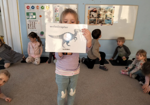 Co jadły dinozaury? - zabawa z latarką