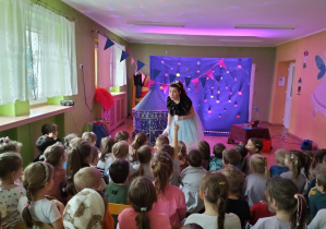 Dzieci odpowiadają na pytania