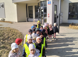 Grupa pierwsza z wizytą w bibliotece