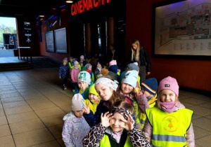 Wycieczka do kina na bajkę "Kicia Kocia w podróży"