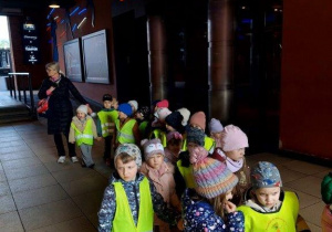 Wycieczka do kina na bajkę "Kicia Kocia w podróży"