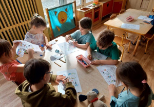 Wycinanie i układanie historyjki obrazkowej