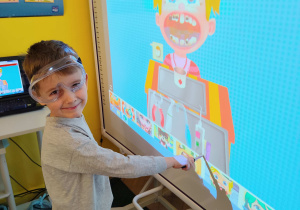 Dzieci z grupy II biorą udział w zajęciach na temat higieny jamy ustnej