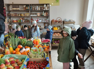 Zakupy w sklepie ze zdrową żywnością gr. III