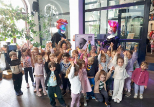 Zdjęcie grupowe w teatrze