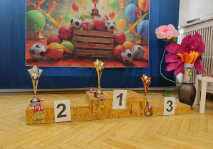 Podium, na którym będą stać zwycięzcy