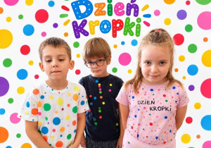 Zdjęcie dzieci na kropkowym tle