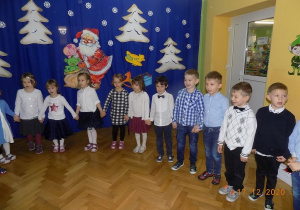 Dzieci mówią wiersze związane z tematem Świąt Bożego Narodzenia.