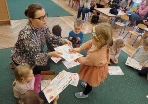 "Dzielny ratownik"- rozdanie dzieciom upominków